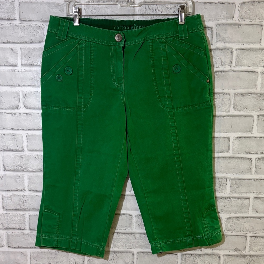 Vintage women’s Cotton Ginny Green Petite capri, cargo style size 11